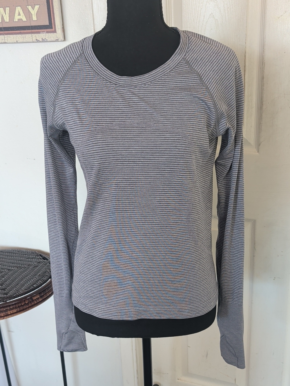 Lululemon Women's Gray Swiftly Tech Long-Sleeve 2.0 Race Top Women 8
